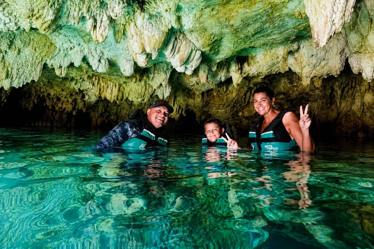 Clienti nel cenote Nohoch