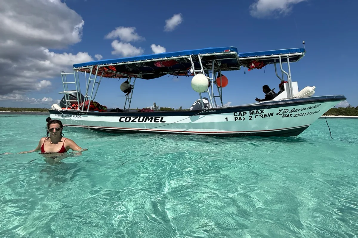 Barca dell’escursione El Cielo nelle acque di Cozumel