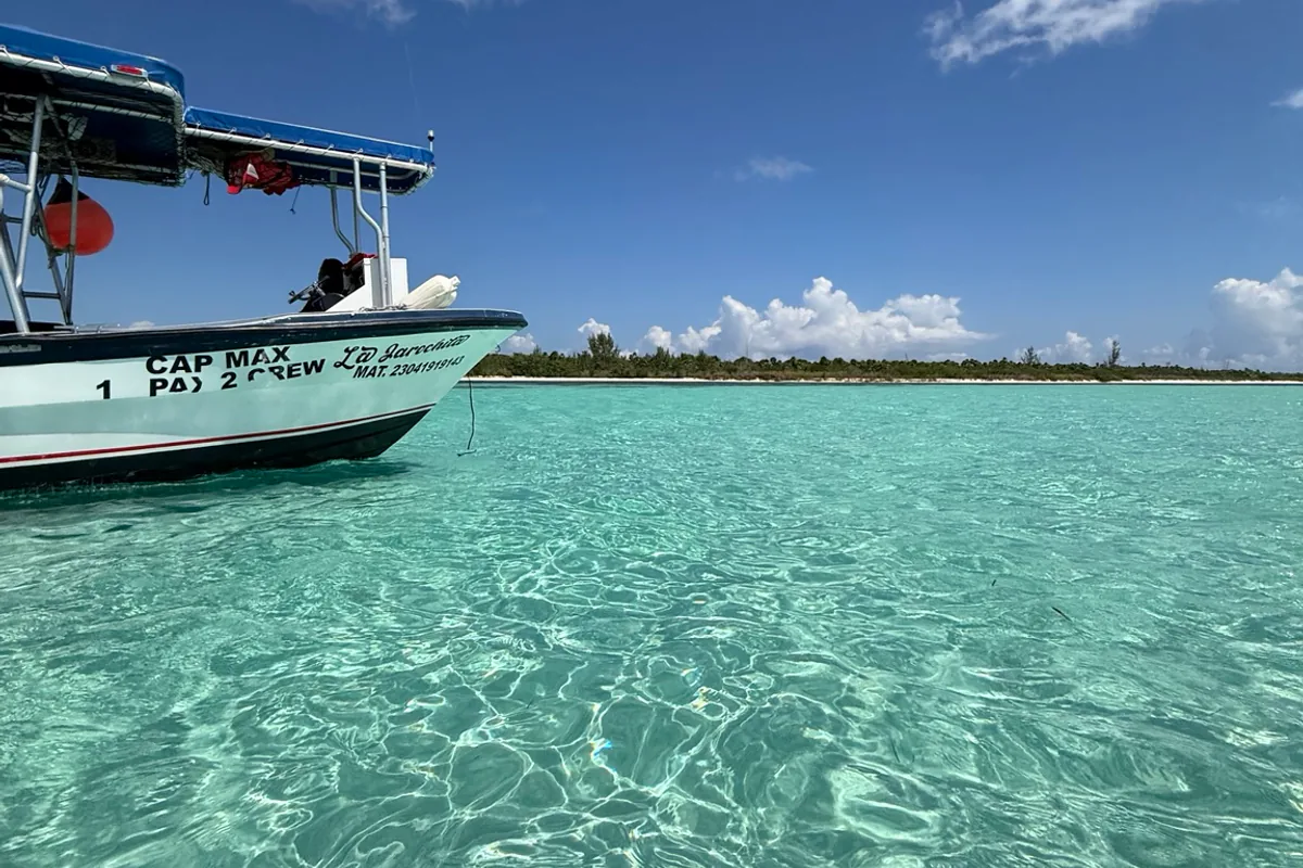Mare cristallino e barca a Cozumel